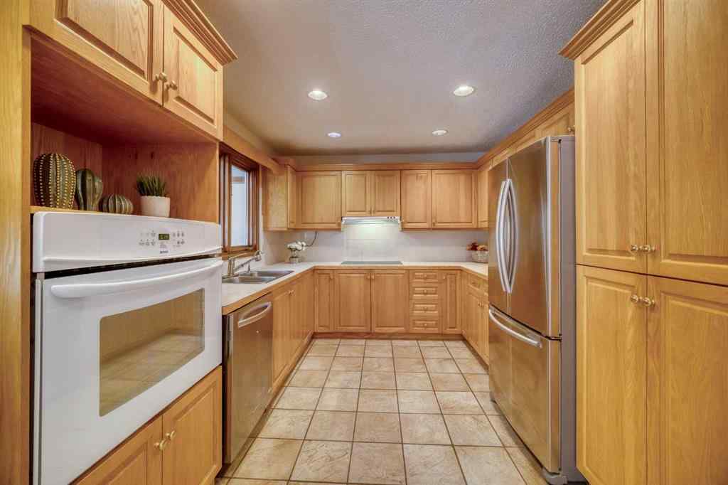 MLS® A2230151 - 107 Edgehill Court NW in Edgemont Calgary, Residential
