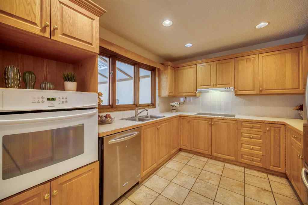 MLS® A2230151 - 107 Edgehill Court NW in Edgemont Calgary, Residential