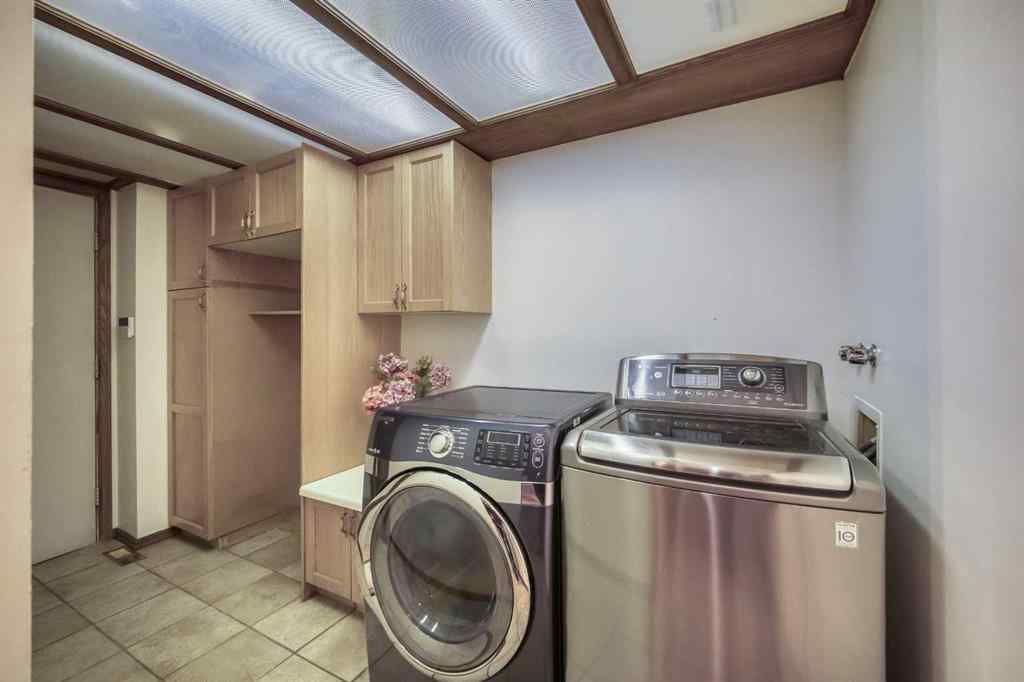 MLS® A2230151 - 107 Edgehill Court NW in Edgemont Calgary, Residential