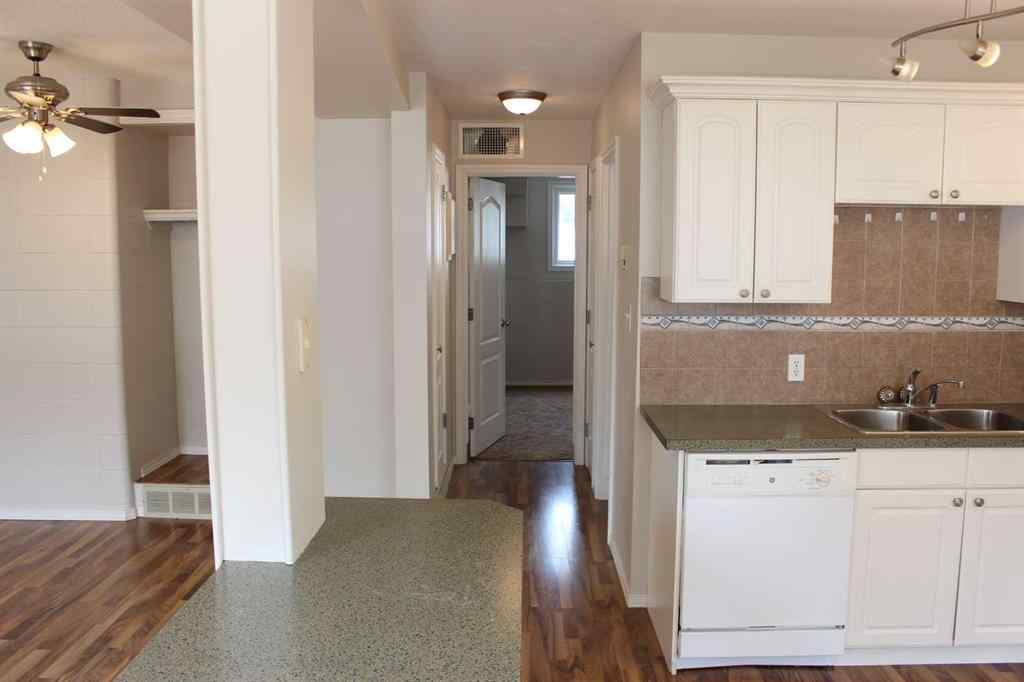 MLS® A2230371 - Unit #2 2240 Mayor Magrath Drive S in Agnes Davidson Lethbridge, Residential