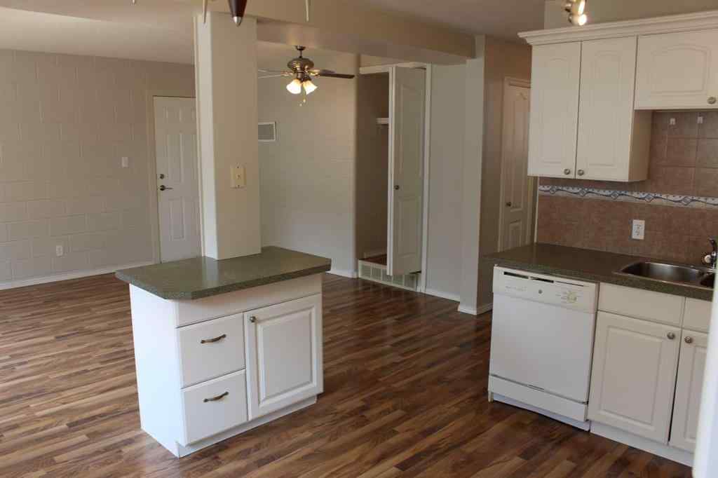 MLS® A2230371 - Unit #2 2240 Mayor Magrath Drive S in Agnes Davidson Lethbridge, Residential