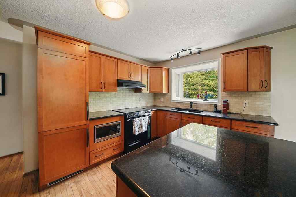 MLS® A2230428 - Unit #8 38349 Range Road 270   in Hawk Hills Rural Red Deer County, Residential