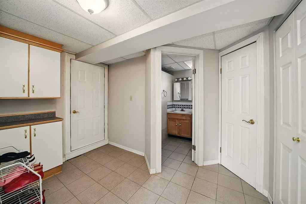 MLS® A2230428 - Unit #8 38349 Range Road 270   in Hawk Hills Rural Red Deer County, Residential