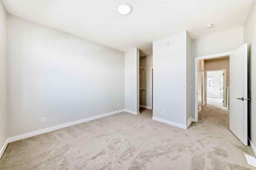 MLS® A2230452 - 153 Les Jardins Park SE in Douglasdale/Glen Calgary, Residential