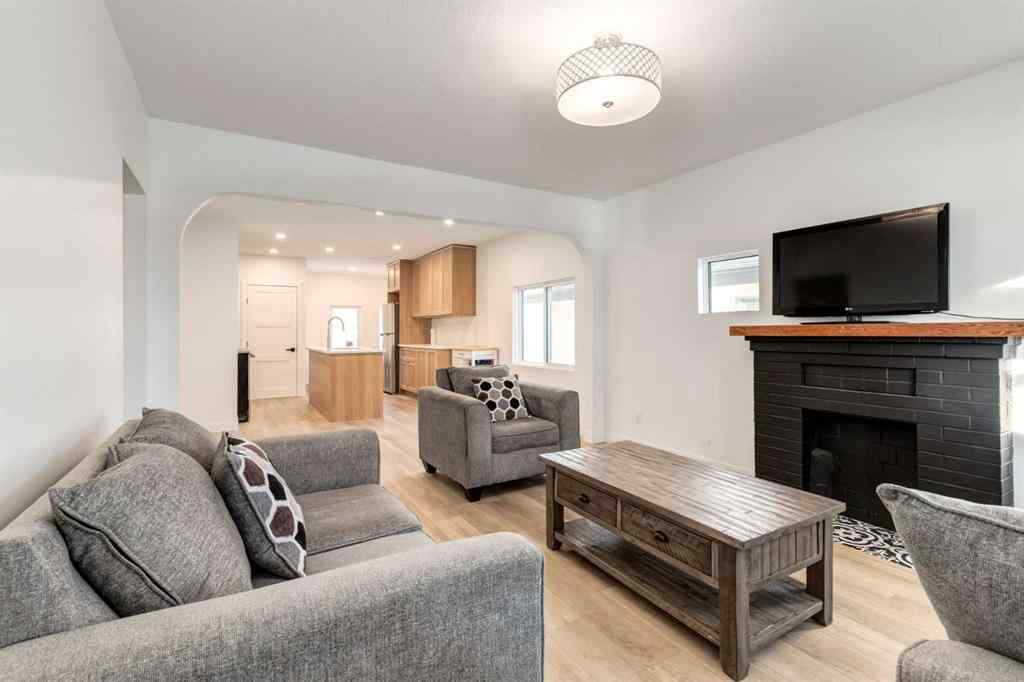 MLS® A2230457 - 810 17 Avenue NW in Mount Pleasant Calgary, Rental