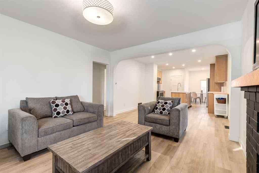 MLS® A2230457 - 810 17 Avenue NW in Mount Pleasant Calgary, Rental