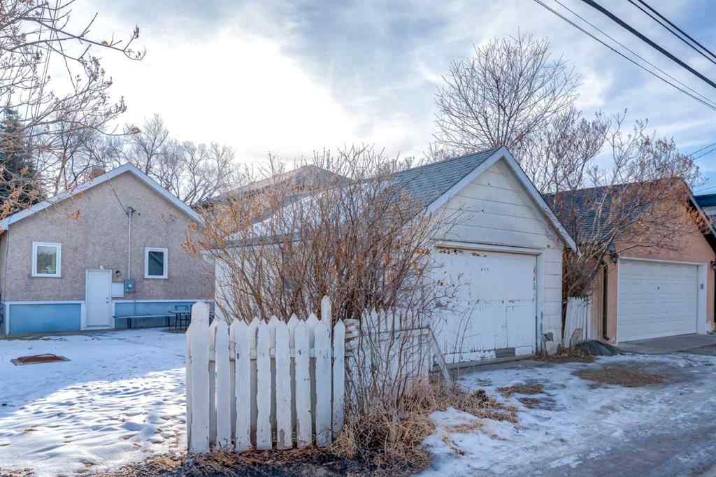 MLS® A2230457 - 810 17 Avenue NW in Mount Pleasant Calgary, Rental