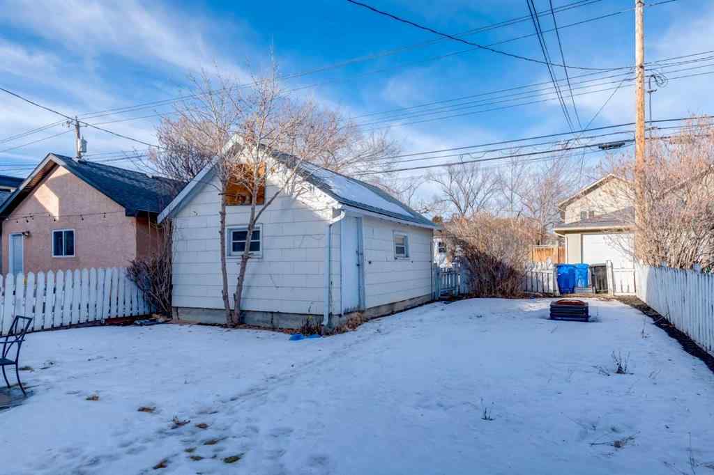 MLS® A2230457 - 810 17 Avenue NW in Mount Pleasant Calgary, Rental