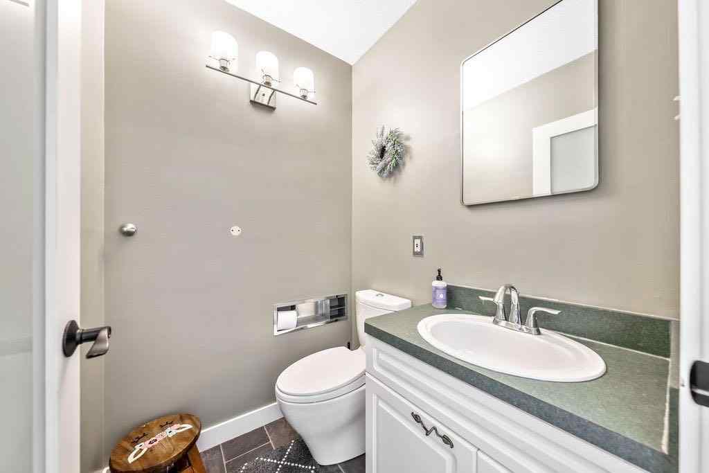MLS® A2230469 - 562124 40 Street E in NONE Rural Foothills County, Residential
