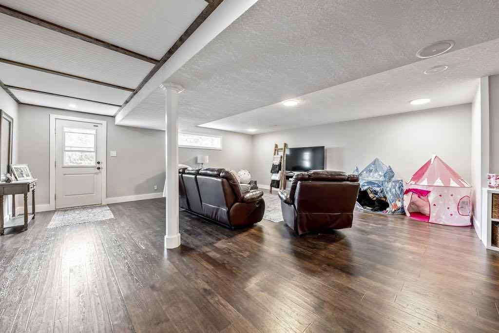 MLS® A2230469 - 562124 40 Street E in NONE Rural Foothills County, Residential