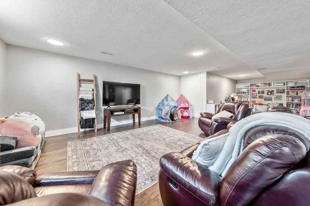MLS® A2230469 - 562124 40 Street E in NONE Rural Foothills County, Residential