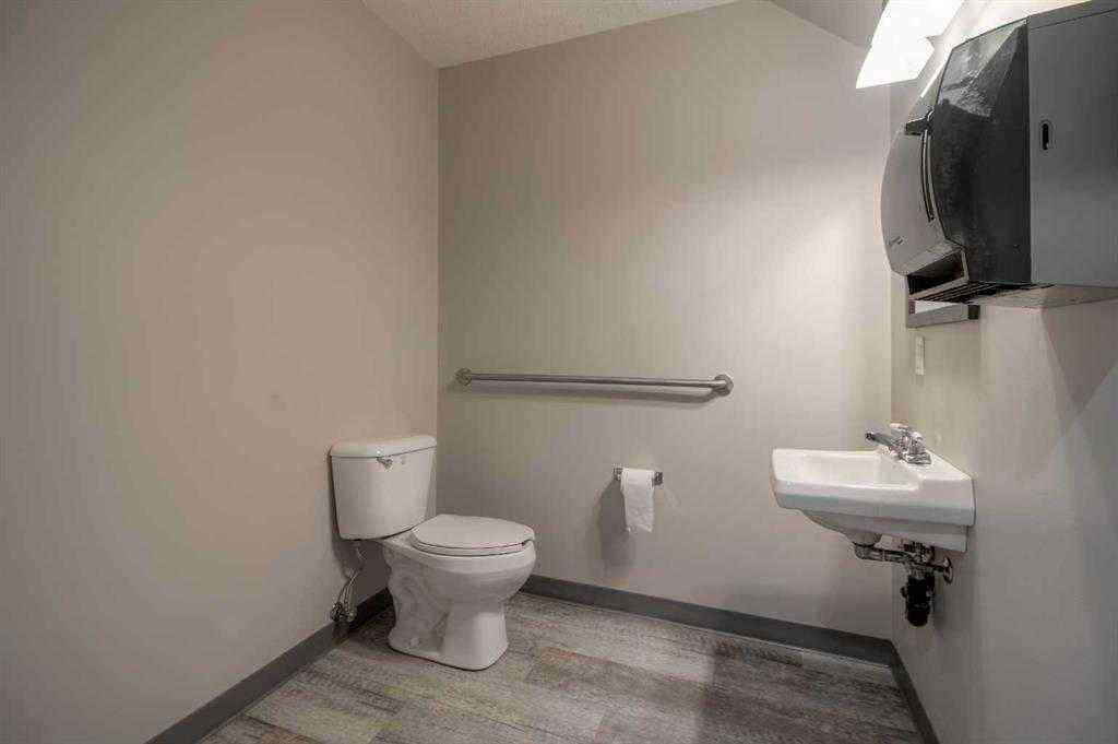 MLS® A2230526 - Unit #170 2910 16 Avenue N in Churchill Industrial Park Lethbridge, Commercial