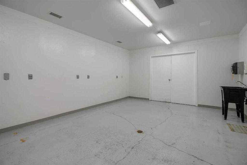 MLS® A2230526 - Unit #170 2910 16 Avenue N in Churchill Industrial Park Lethbridge, Commercial