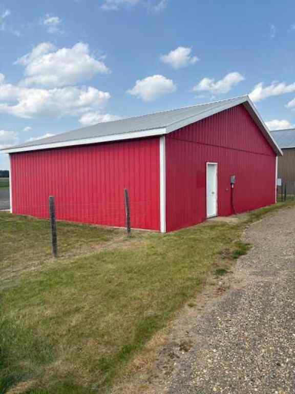 MLS® A2230563 - Lot 4 Fairview Airport Hangar   in NONE Fairview, Commercial
