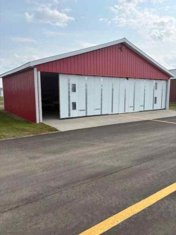 MLS® A2230563 - Lot 4 Fairview Airport Hangar   in NONE Fairview, Commercial