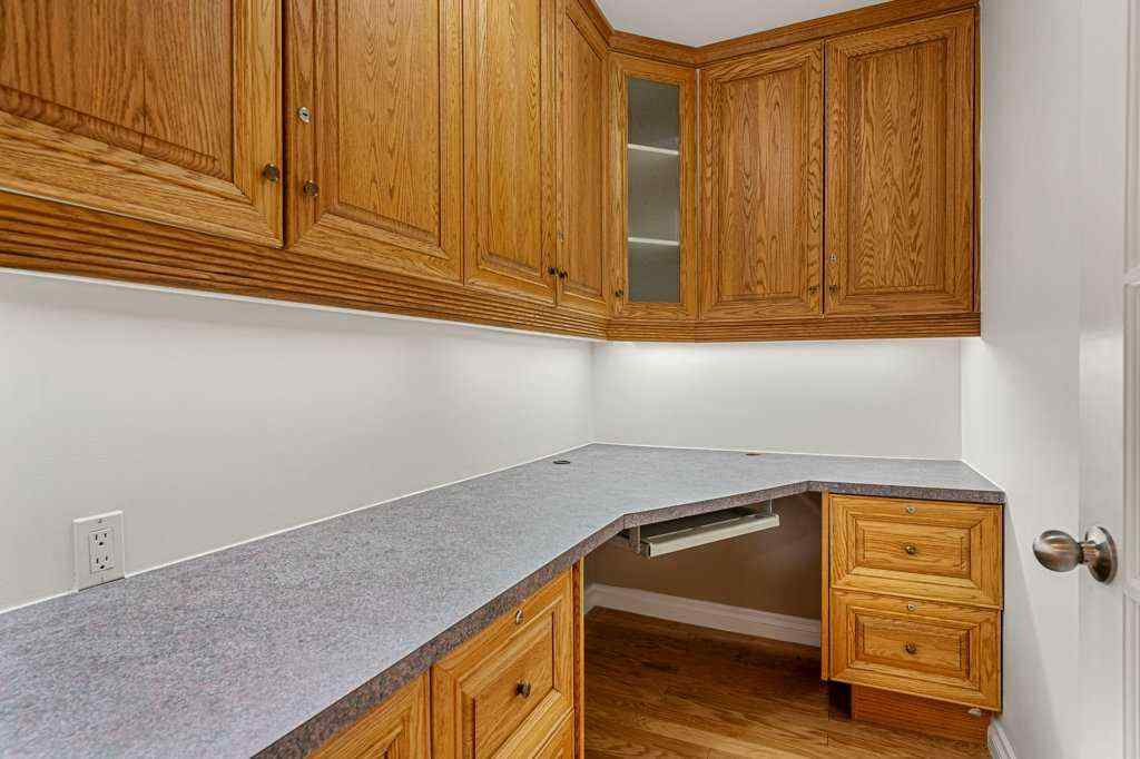 MLS® A2230584 - Unit #510 1718 14 Avenue NW in Hounsfield Heights/Briar Hill Calgary, Residential