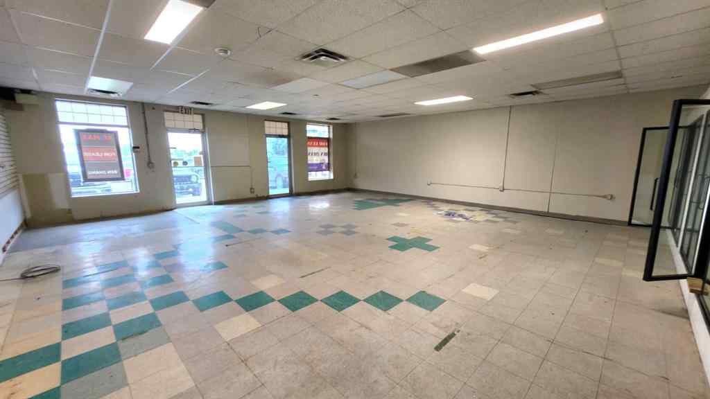 MLS® A2230668 - 10011 92 Street  in Ivy Lake Estates Grande Prairie, Commercial