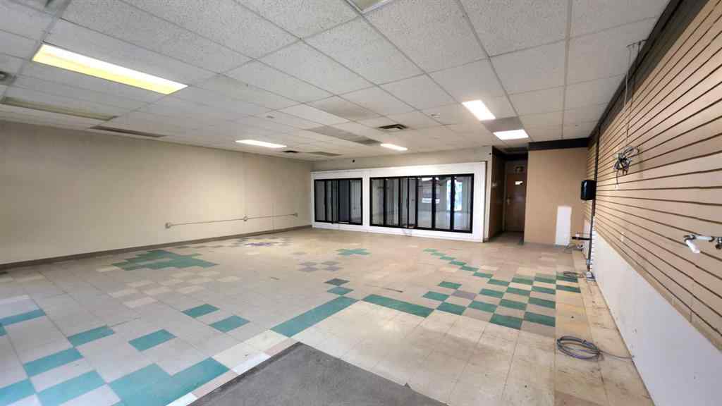 MLS® A2230668 - 10011 92 Street  in Ivy Lake Estates Grande Prairie, Commercial