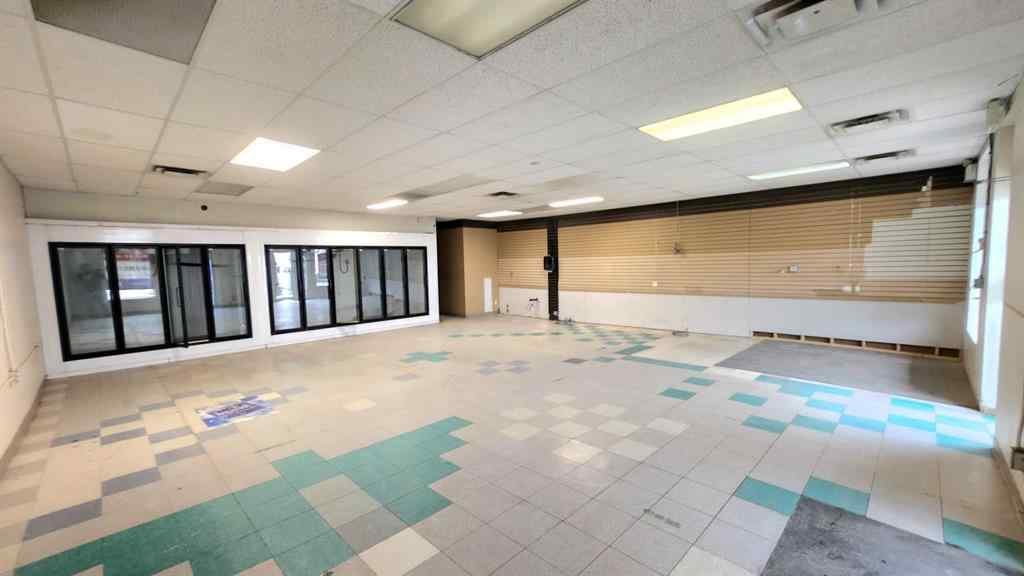 MLS® A2230668 - 10011 92 Street  in Ivy Lake Estates Grande Prairie, Commercial