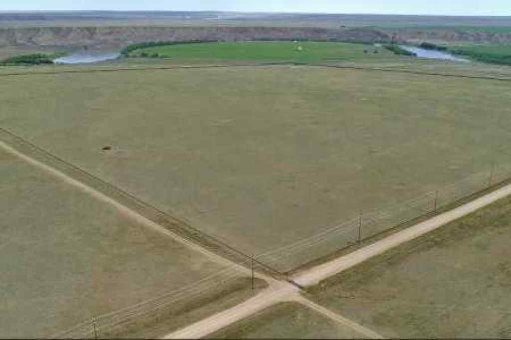 MLS® A2230673 - On 11 Avenue NE in Northeast Crescent Heights Medicine Hat, Agri-Business