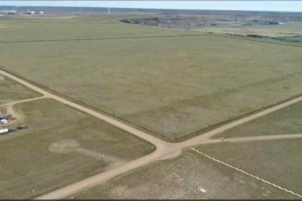 MLS® A2230673 - On 11 Avenue NE in Northeast Crescent Heights Medicine Hat, Agri-Business