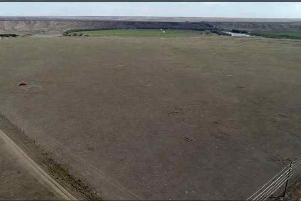 MLS® A2230673 - On 11 Avenue NE in Northeast Crescent Heights Medicine Hat, Agri-Business