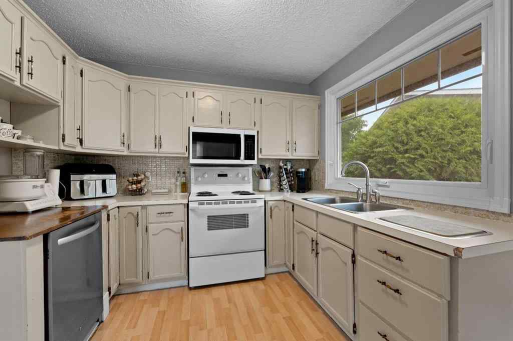 MLS® A2230734 - 34 Kallbom Crescent  in NONE Whitecourt, Residential