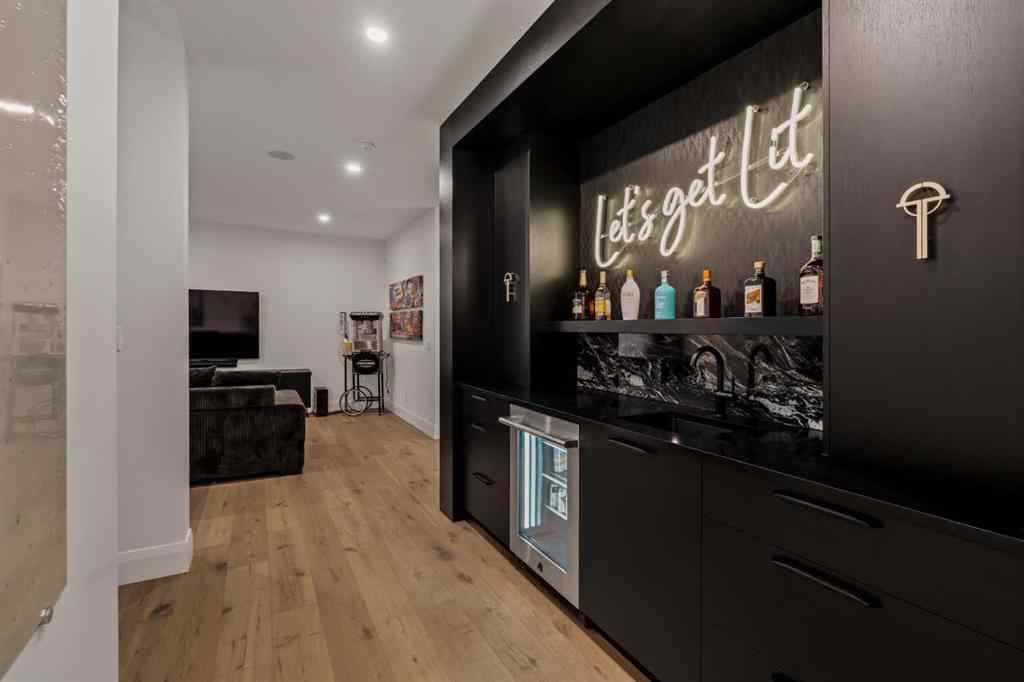 MLS® A2230888 - 110 Lissington Drive SW in North Glenmore Park Calgary, Residential
