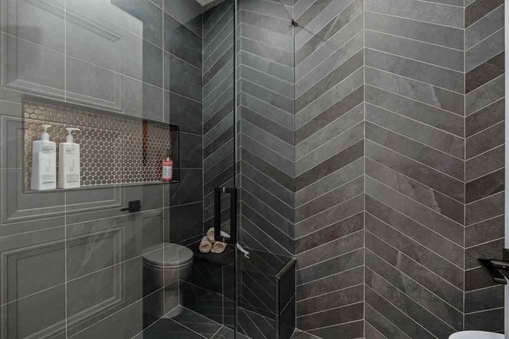 MLS® A2230888 - 110 Lissington Drive SW in North Glenmore Park Calgary, Residential