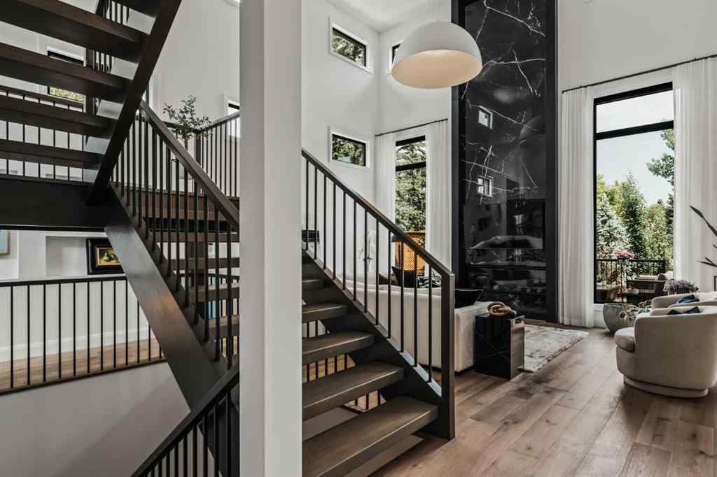 MLS® A2230888 - 110 Lissington Drive SW in North Glenmore Park Calgary, Residential