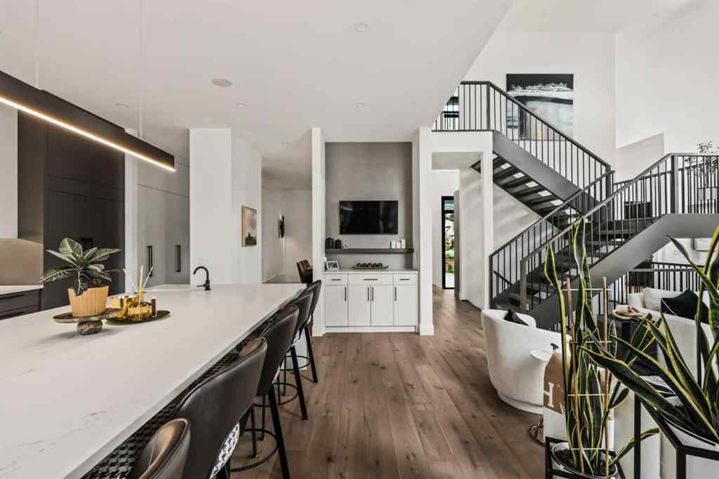 MLS® A2230888 - 110 Lissington Drive SW in North Glenmore Park Calgary, Residential