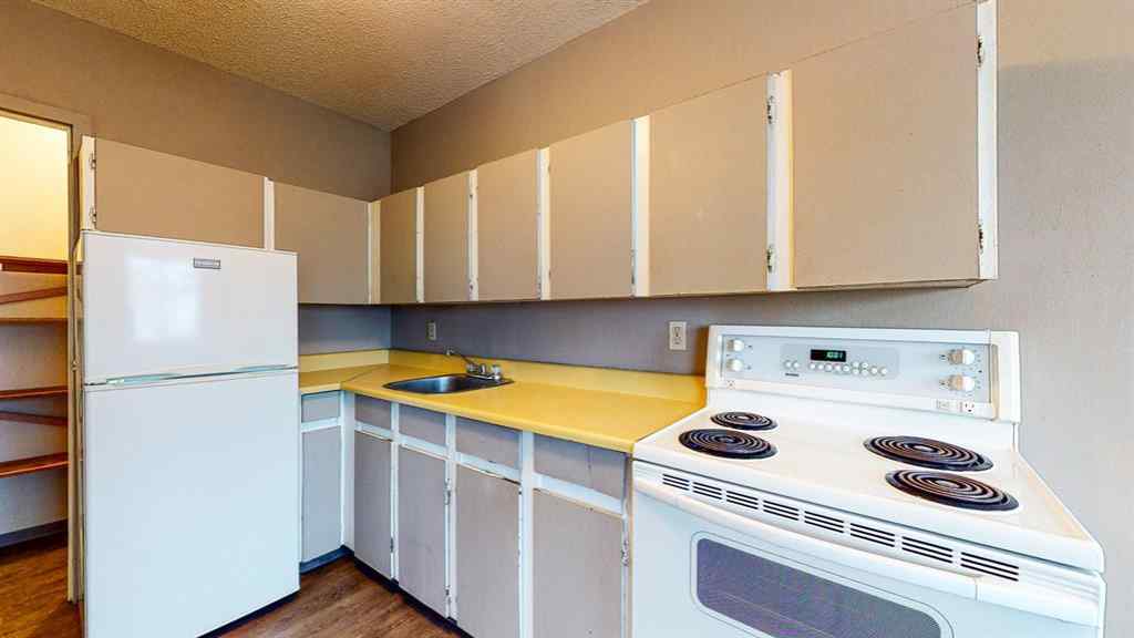 MLS® A2230893 - 1741 14 Avenue SE in Crestwood-Norwood Medicine Hat, Multi-Family