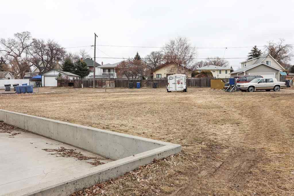 MLS® A2230893 - 1741 14 Avenue SE in Crestwood-Norwood Medicine Hat, Multi-Family