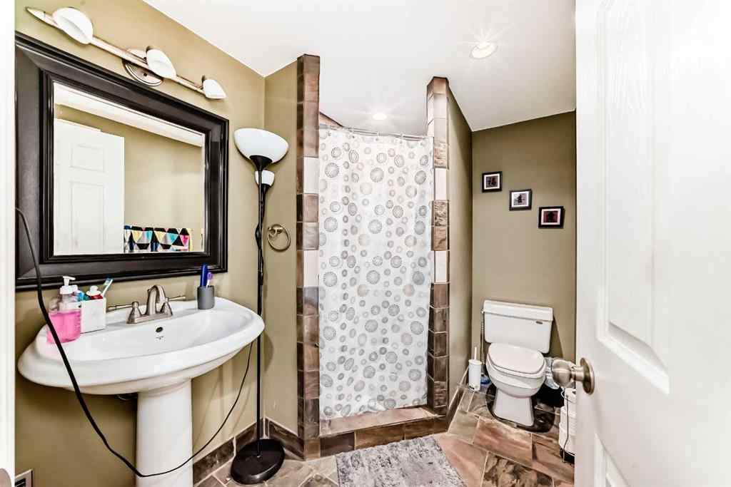 MLS® A2230901 - 53 Wakefield Drive SW in Westgate Calgary, Residential