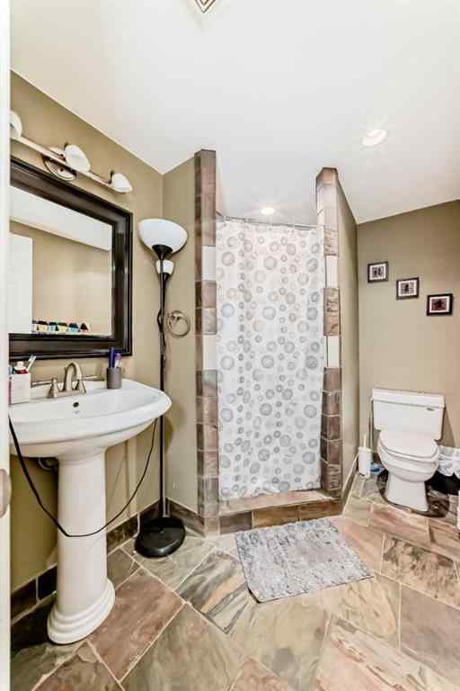 MLS® A2230901 - 53 Wakefield Drive SW in Westgate Calgary, Residential