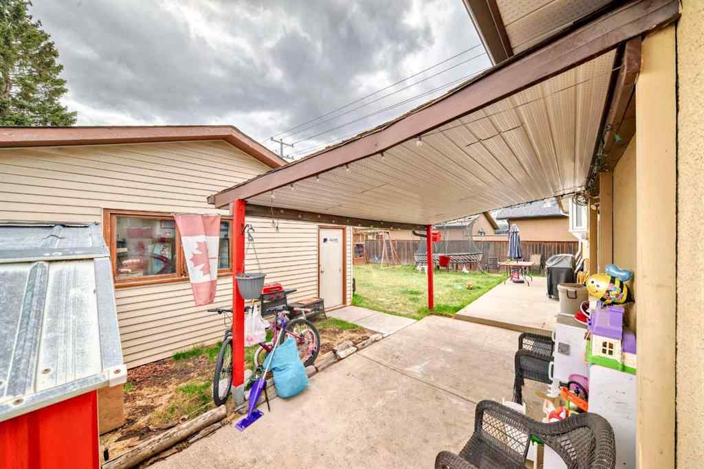 MLS® A2230901 - 53 Wakefield Drive SW in Westgate Calgary, Residential