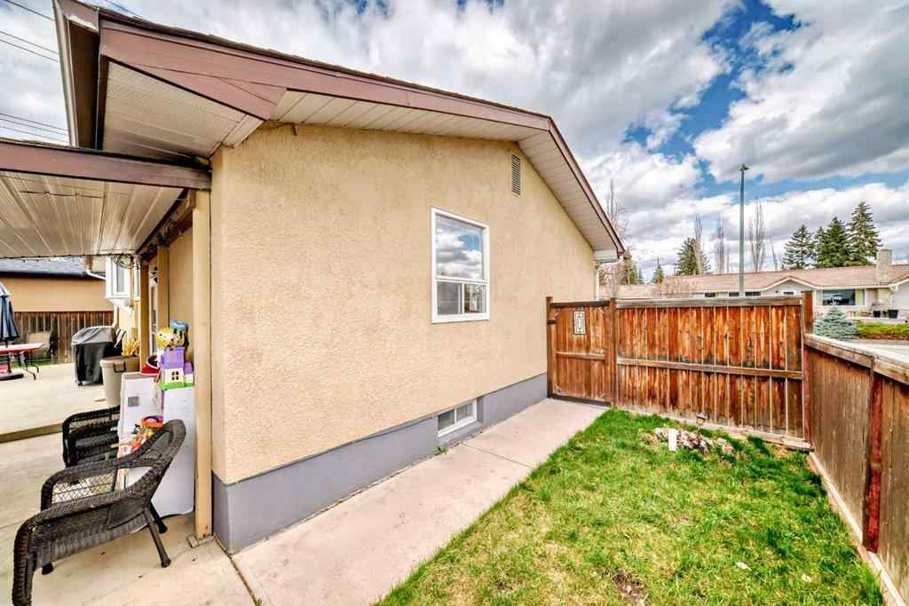 MLS® A2230901 - 53 Wakefield Drive SW in Westgate Calgary, Residential