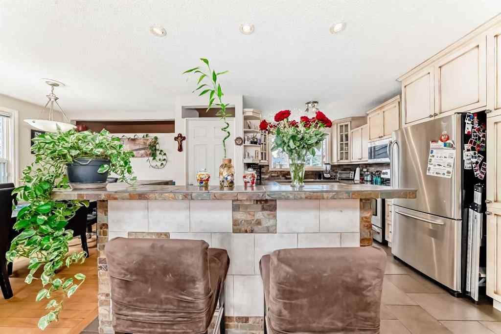 MLS® A2230901 - 53 Wakefield Drive SW in Westgate Calgary, Residential