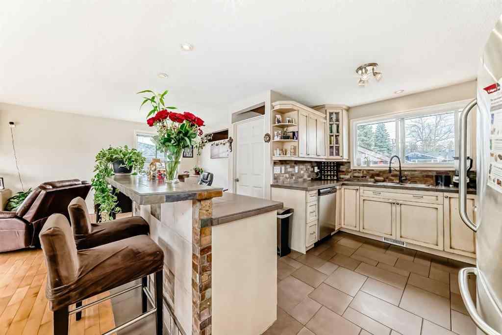 MLS® A2230901 - 53 Wakefield Drive SW in Westgate Calgary, Residential