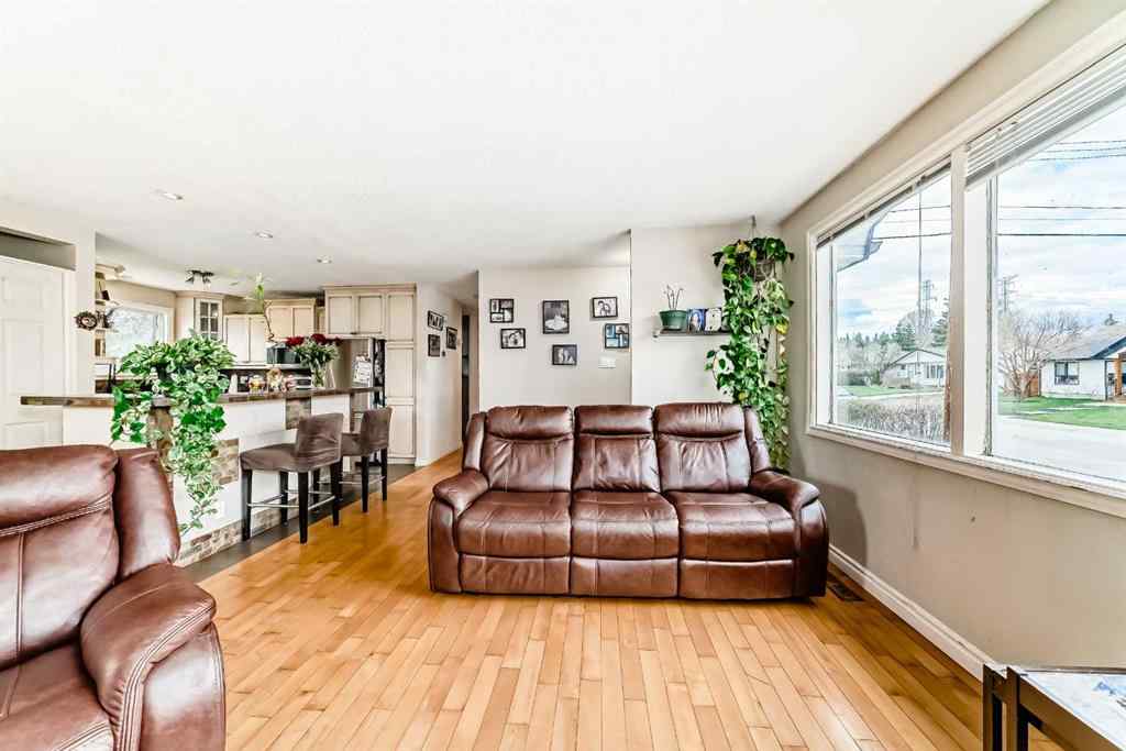 MLS® A2230901 - 53 Wakefield Drive SW in Westgate Calgary, Residential