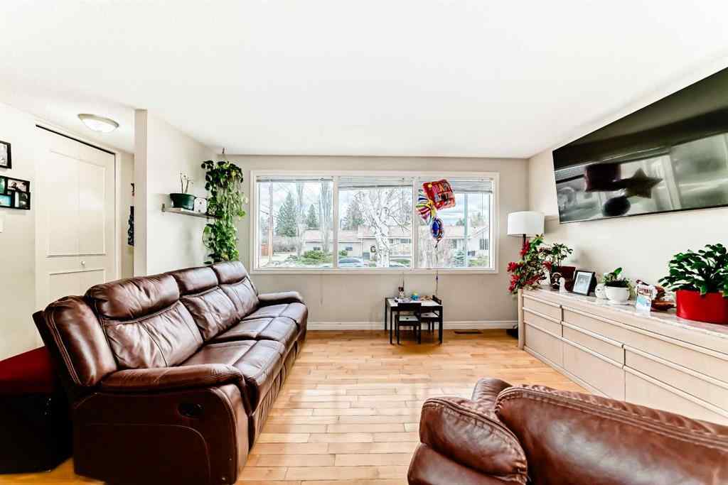 MLS® A2230901 - 53 Wakefield Drive SW in Westgate Calgary, Residential