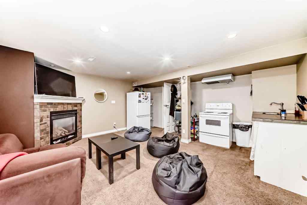 MLS® A2230901 - 53 Wakefield Drive SW in Westgate Calgary, Residential