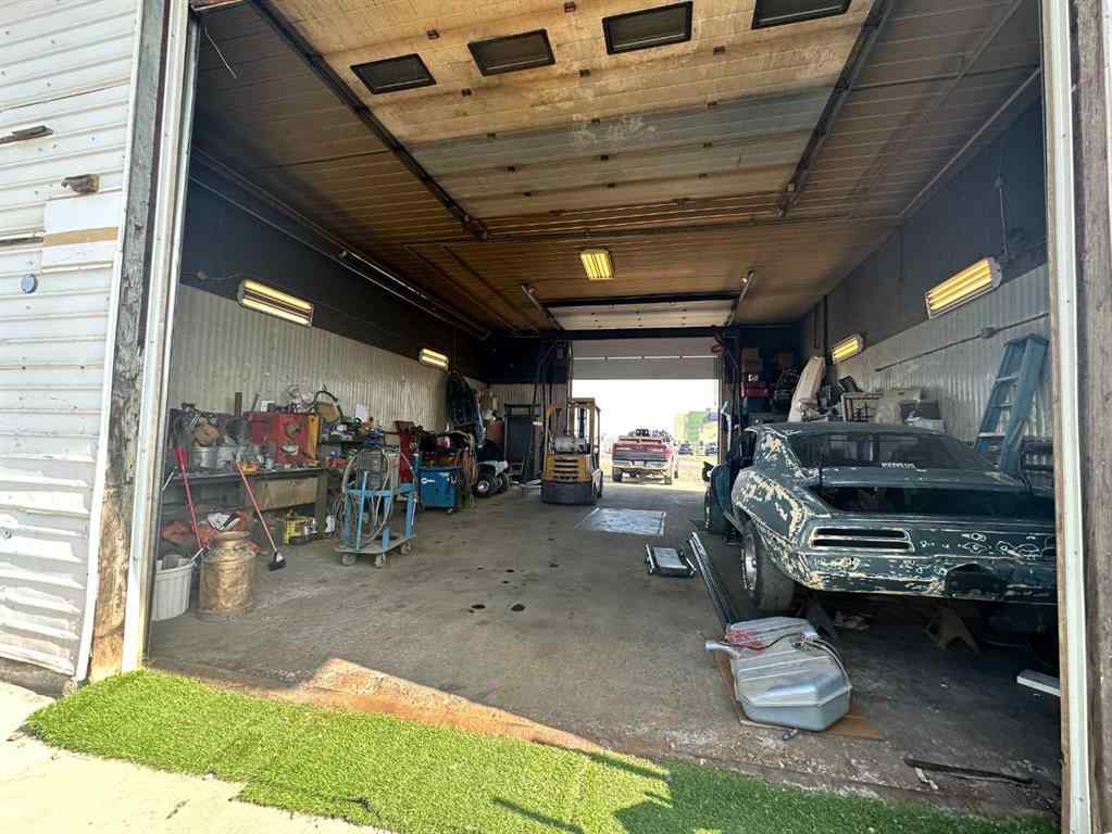 MLS® A2230951 - 6002 60 Avenue  in NONE Taber, Commercial