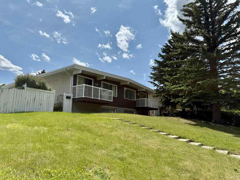 MLS® A2230953 - 7331 & 7329 Huntertown Crescent NW in Huntington Hills Calgary, Residential
