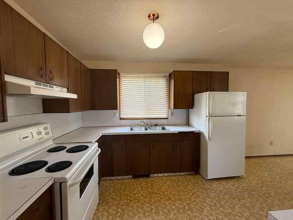 MLS® A2230953 - 7331 & 7329 Huntertown Crescent NW in Huntington Hills Calgary, Residential