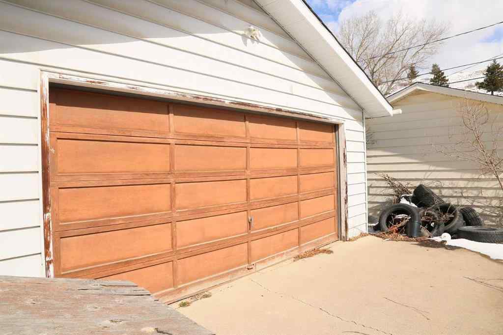 MLS® A2230985 - 7070 18 Avenue  in NONE Coleman, Residential