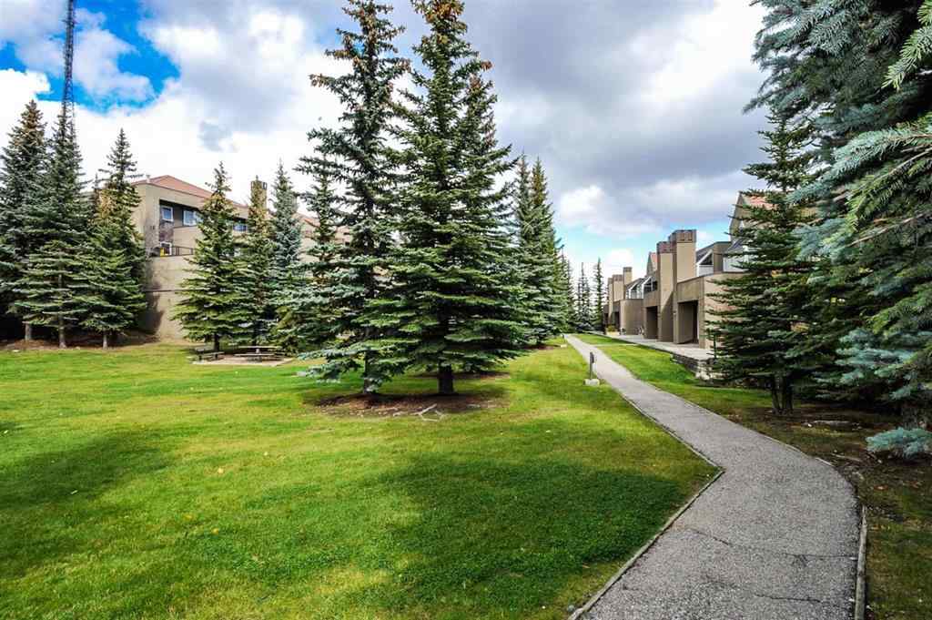 MLS® A2230989 - Unit #7 304 Village Mews SW in Patterson Calgary, Residential