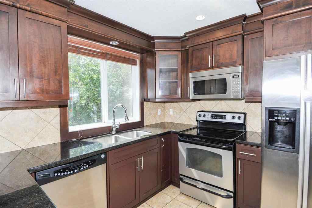 MLS® A2230989 - Unit #7 304 Village Mews SW in Patterson Calgary, Residential