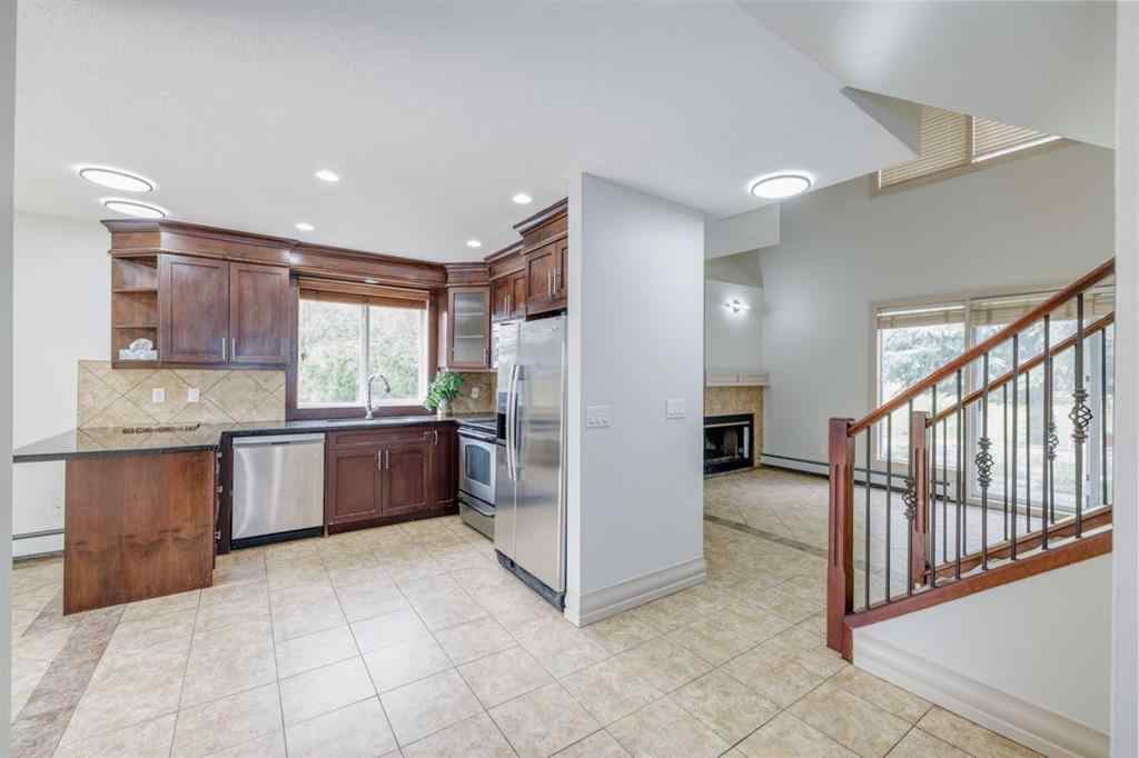 MLS® A2230989 - Unit #7 304 Village Mews SW in Patterson Calgary, Residential