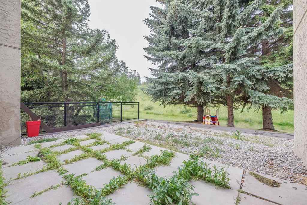 MLS® A2230989 - Unit #7 304 Village Mews SW in Patterson Calgary, Residential